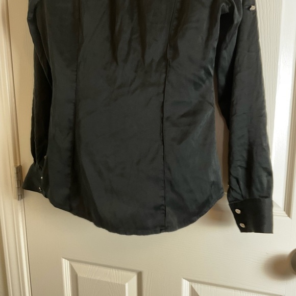 White House/Black Market Silk Stretch Top
Size 2 - Picture 8 of 11